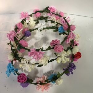 I’m selling girl hair band set of three